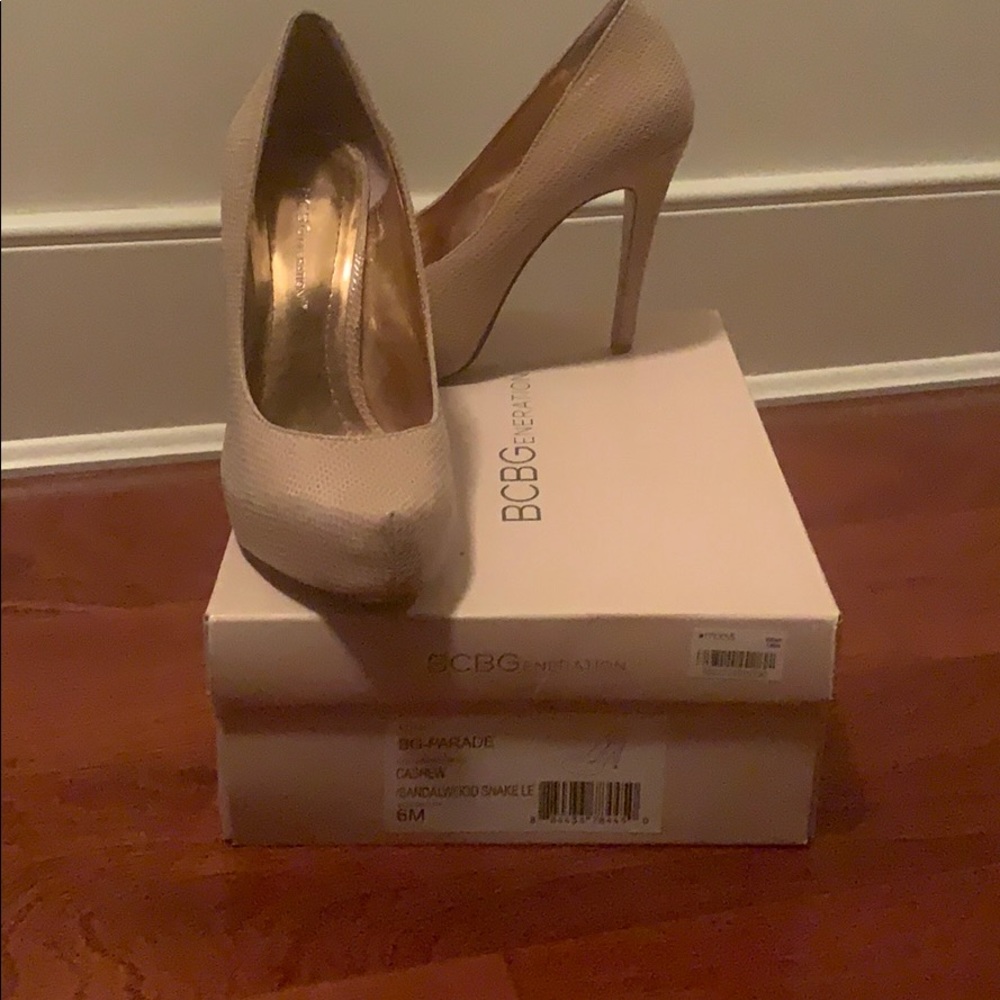 Shoe - Picture 2 of 2